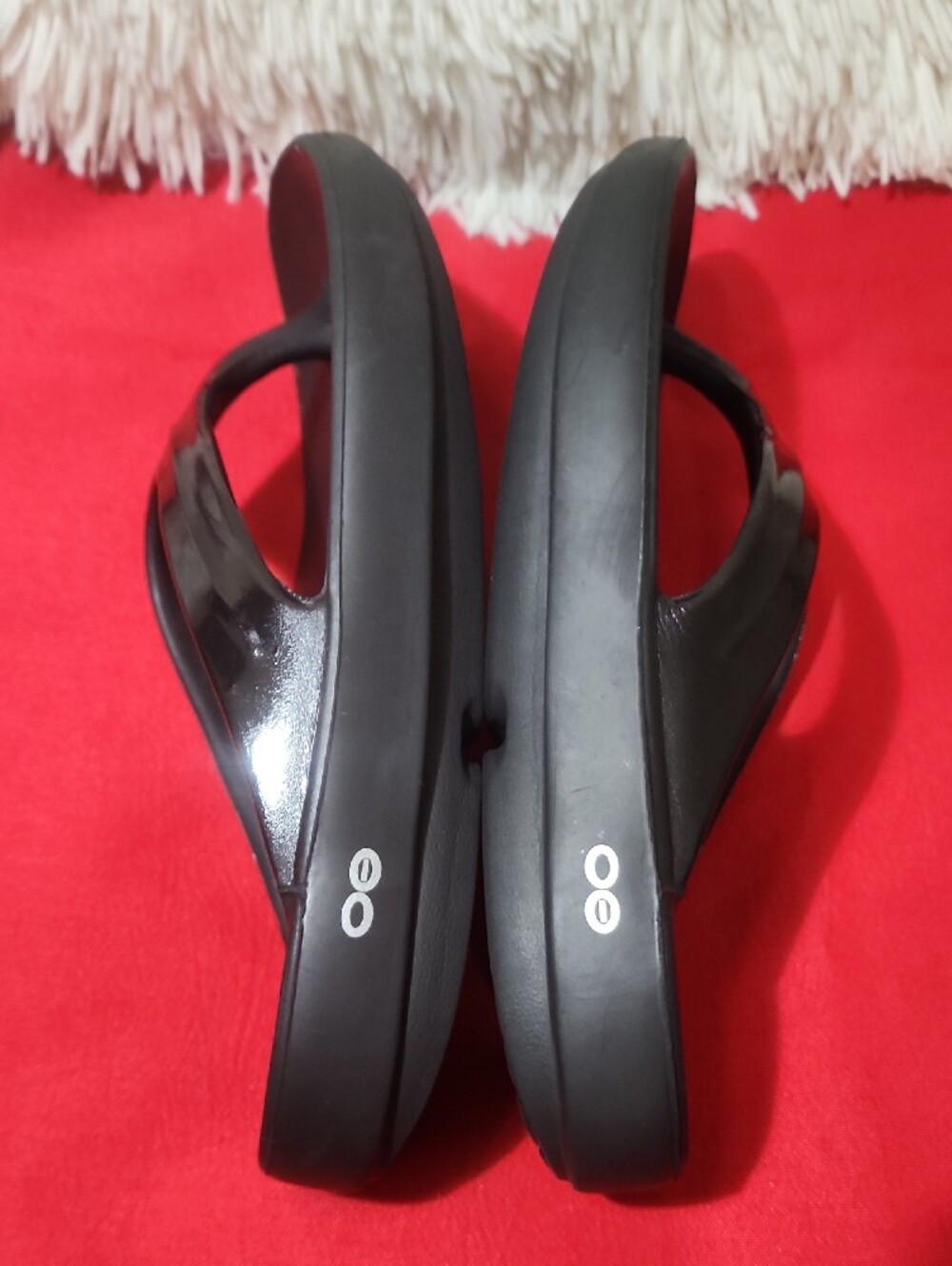 OOFOS Oolala Black Women’s Foam Flip Flop Sandals - Picture 7 of 10
